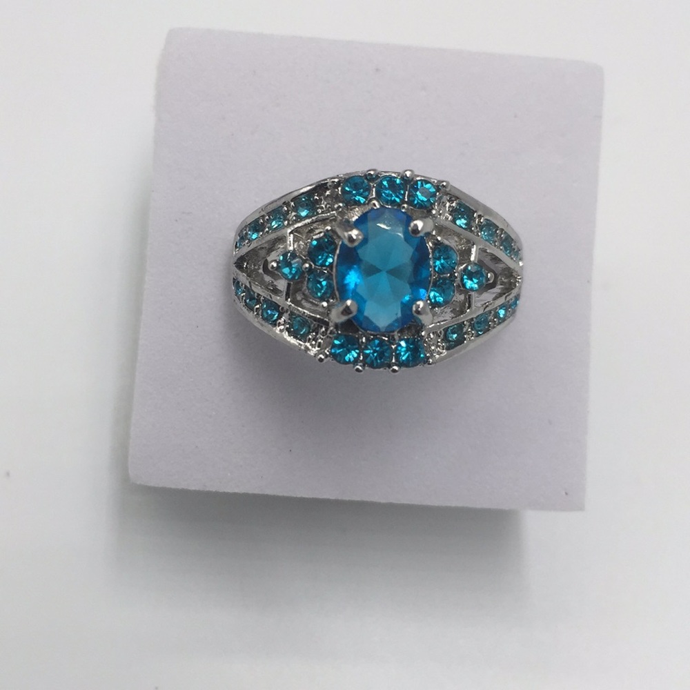 1 CARAT BLUE AQUAMARINE Women’s ring Size 8